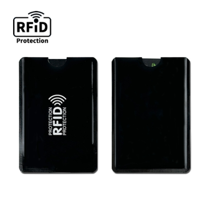 SlimShield™ | RFID-kortfodralet skyddar dina kort mot trådlös stöld.