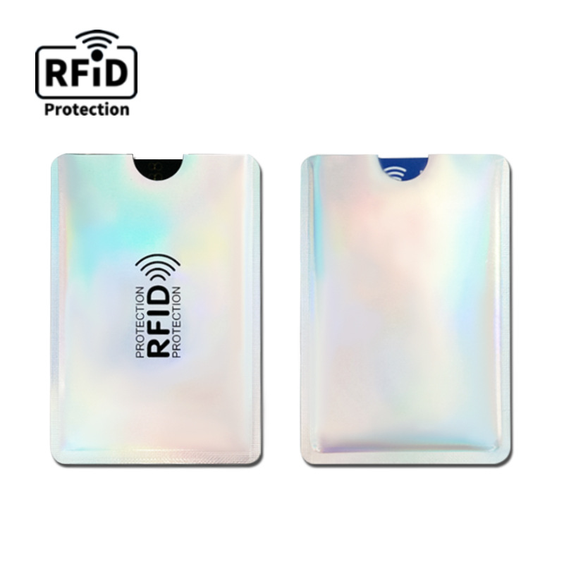 SlimShield™ | RFID-kortfodralet skyddar dina kort mot trådlös stöld.