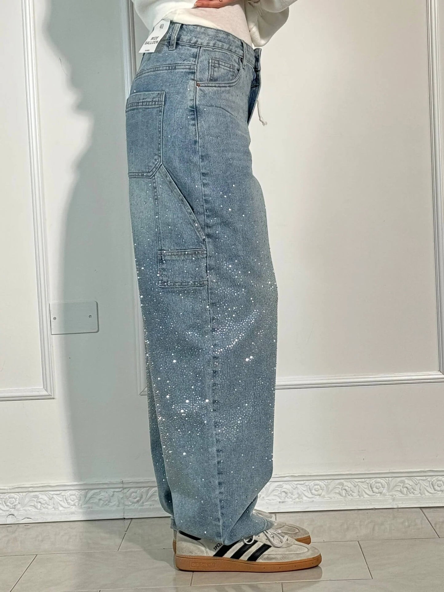 DazzleJean™ | Denim som formar sig efter din kropp och fångar ljuset