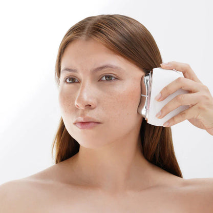 LiftaGlöd™ | Ett bättre sätt att forma kinder, ögon och käke utan injektioner